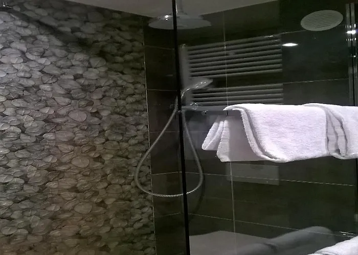 France Eiffel Hotell 3*