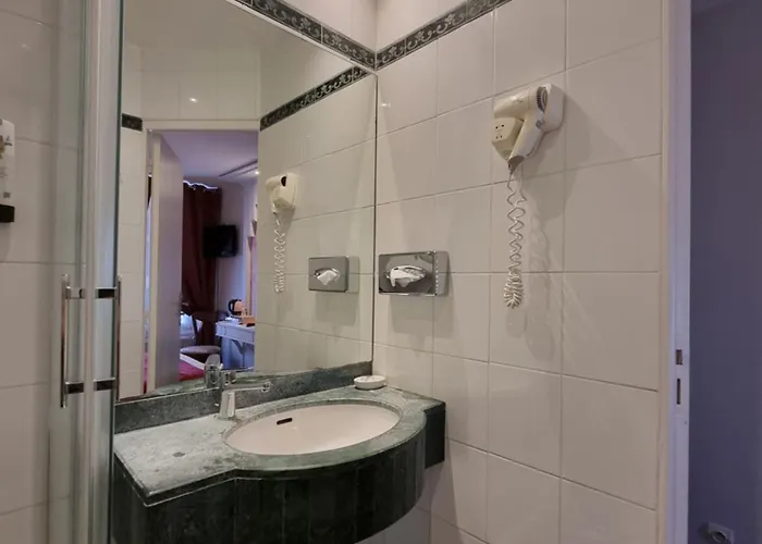 Hotell France Eiffel