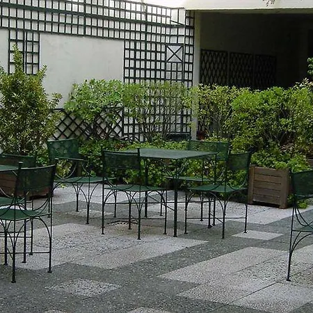 France Eiffel Hotel