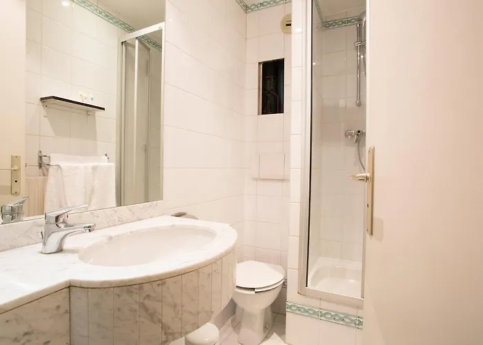 Hotell France Eiffel 3*