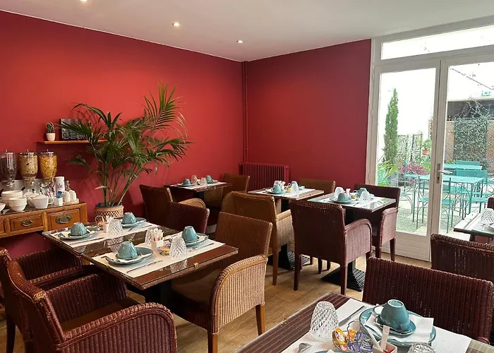 France Eiffel Hotell 3*