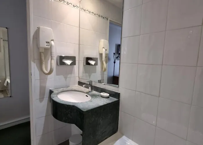 France Eiffel Hotell 3*