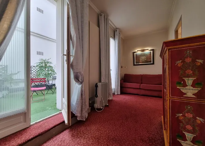 France Eiffel Hotell 3*