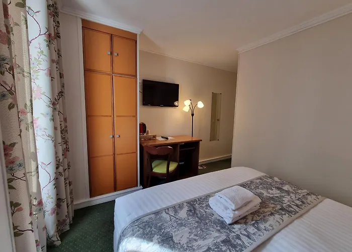 Hotell France Eiffel