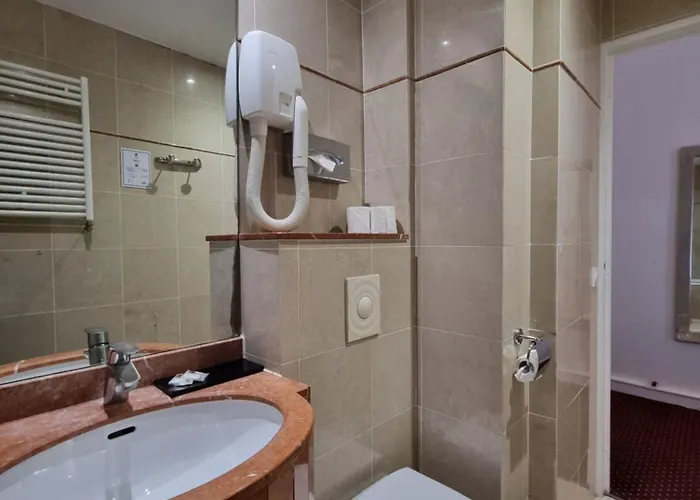 France Eiffel Hotell 3*