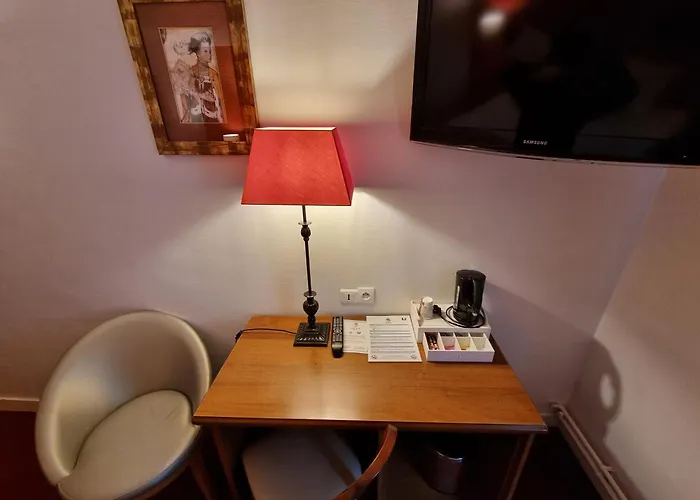 France Eiffel Hotel 3*